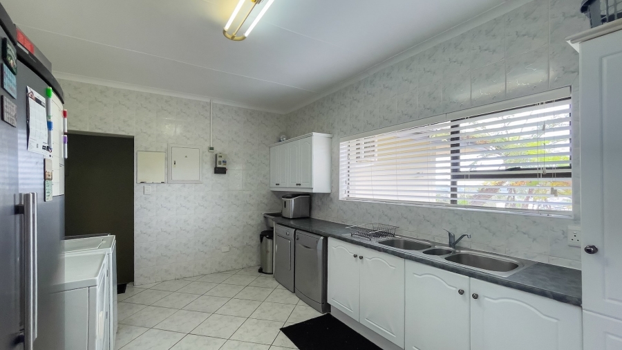 4 Bedroom Property for Sale in Groot Brakrivier Central Western Cape